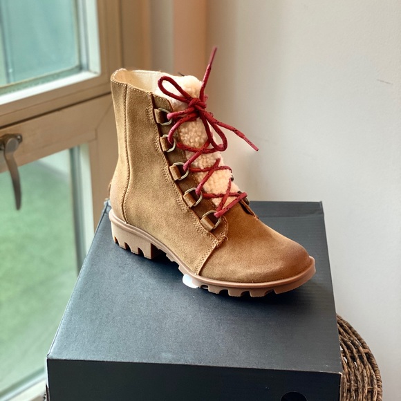 Sorel Shoes - NWT Sorel Phoenix Boots